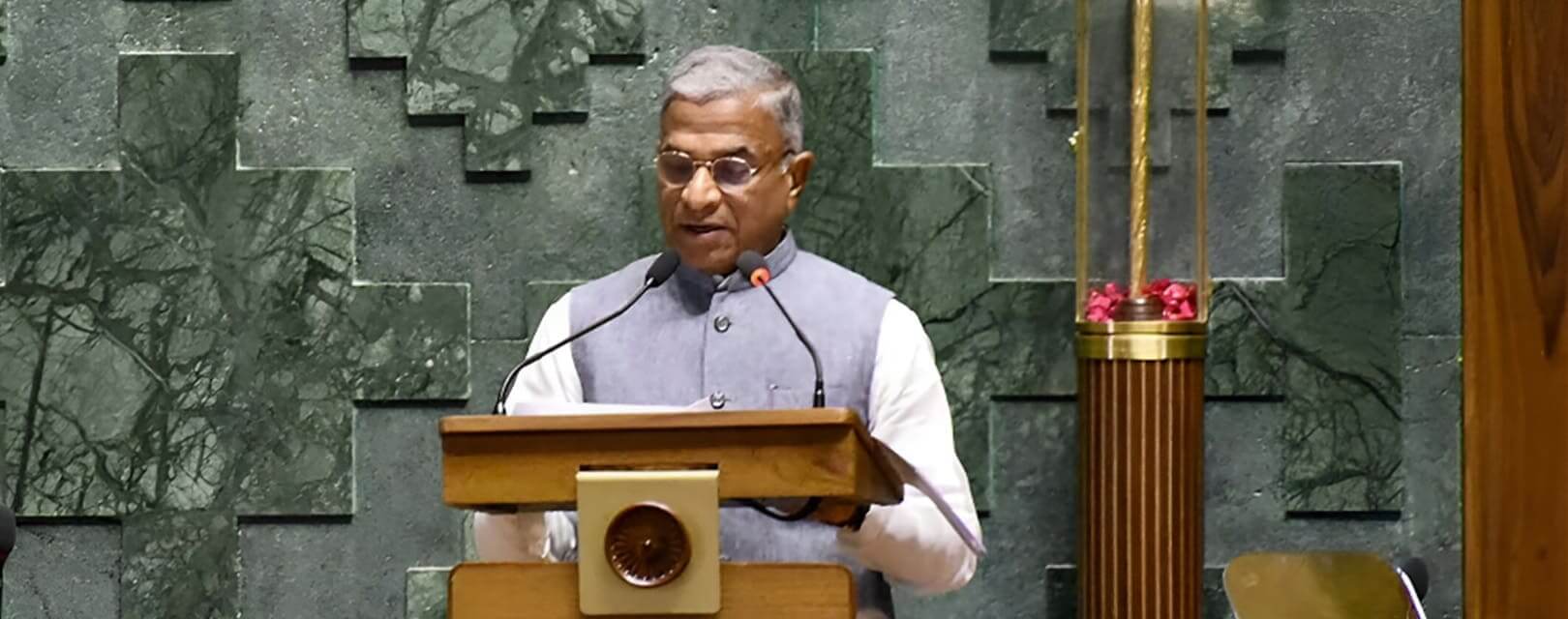 Dy Chairman RS addressing students